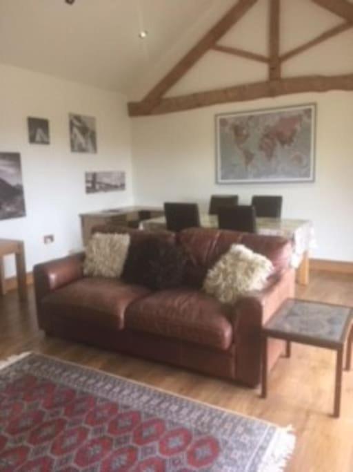 Courtside Barn, Lynn, Newport Villa Нюпорт Екстериор снимка