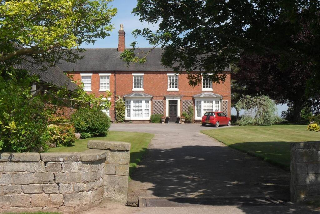 Courtside Barn, Lynn, Newport Villa Нюпорт Екстериор снимка